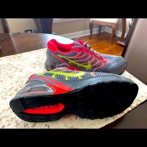 Nike women’s Air Max torch 4